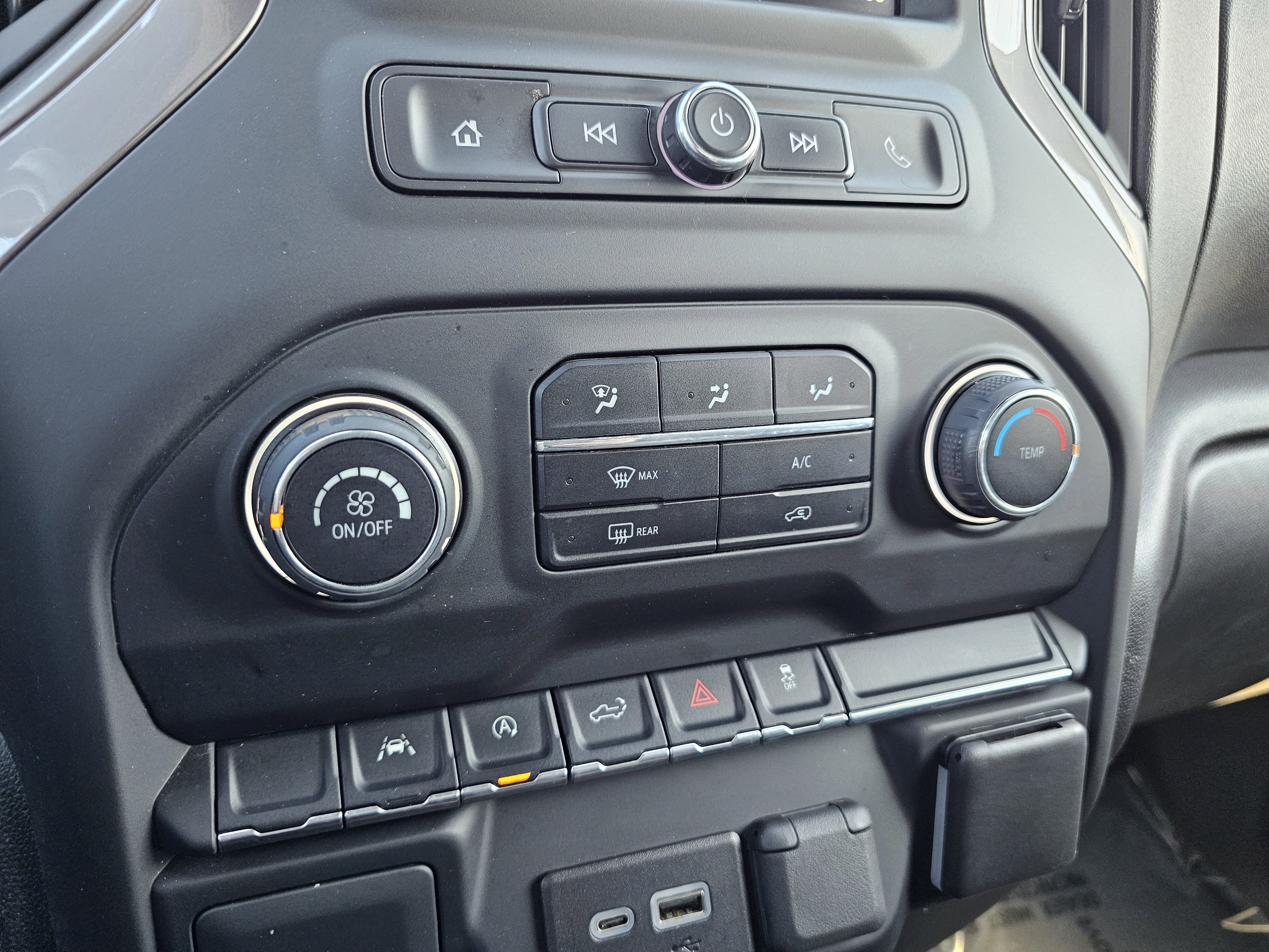 Used 2023 Chevrolet Silverado 1500 Custom image 39