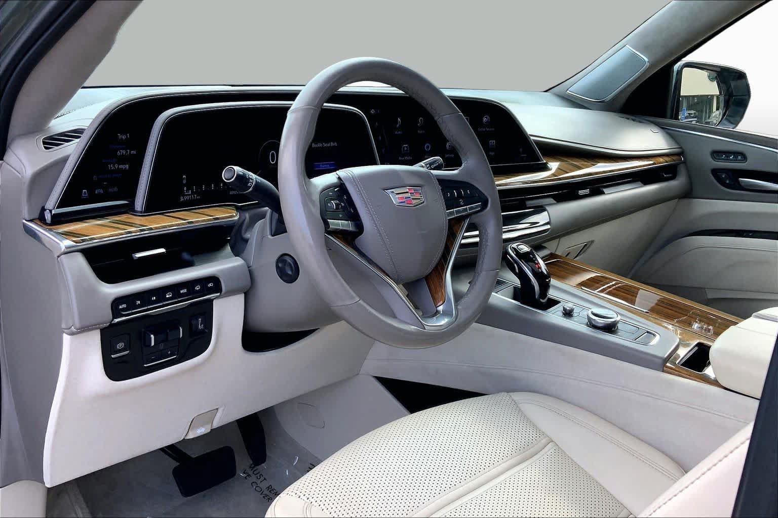 Used 2023 Cadillac Escalade Sport Platinum w/ LPO, ONYX Package AWD/4WD image 17