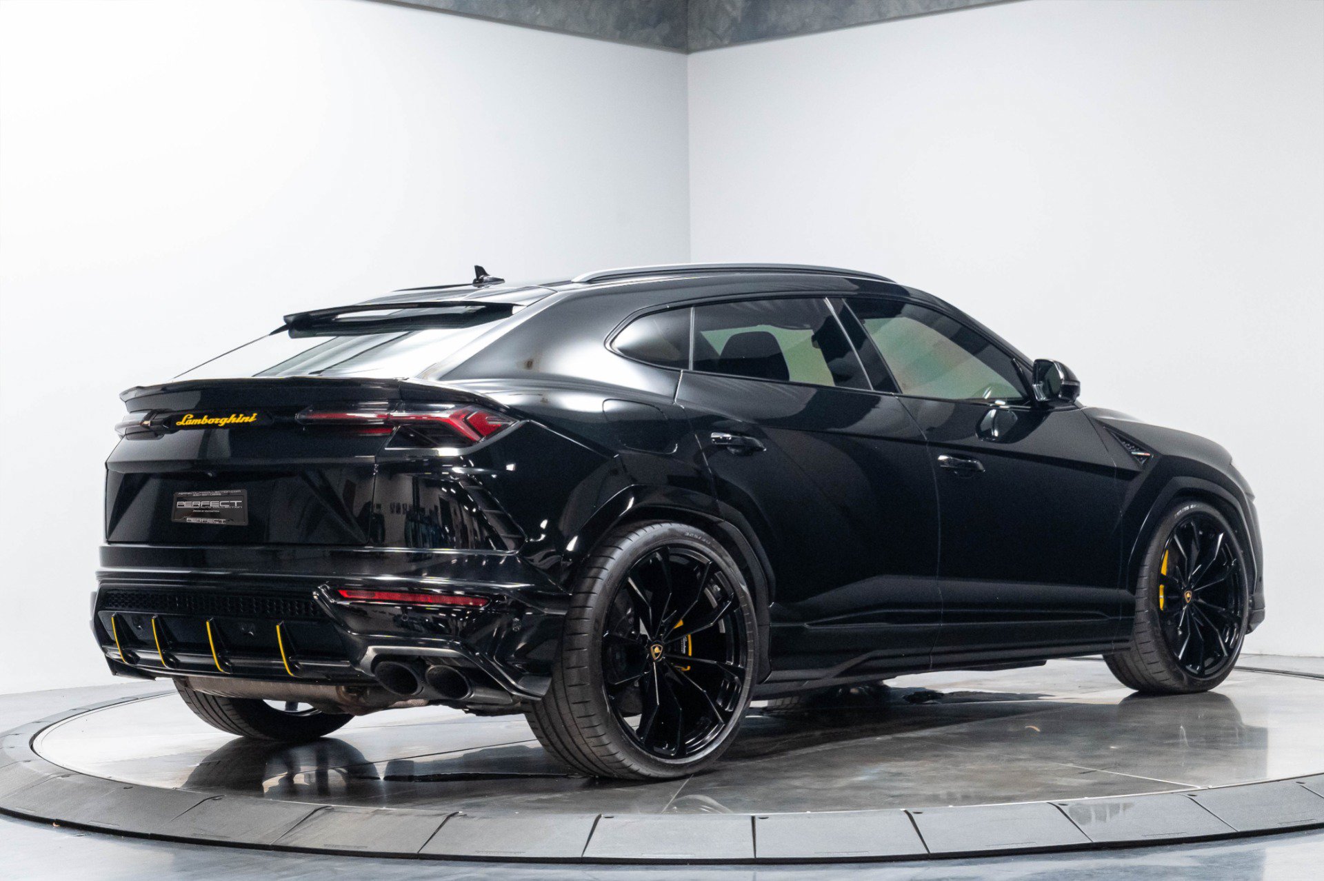 Used 2019 Lamborghini Urus AWD/4WD image 29