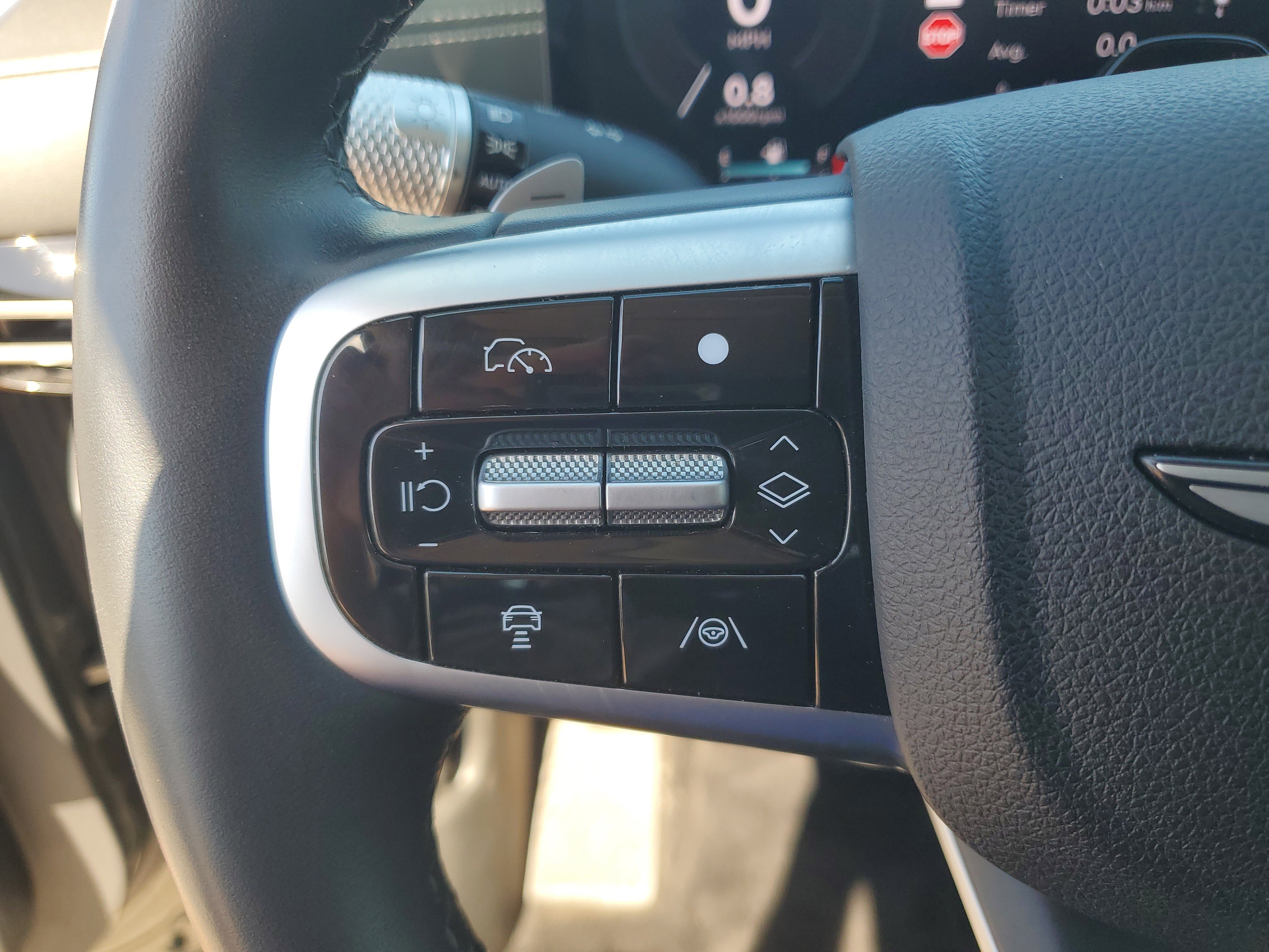 Used 2025 Genesis GV80 2.5T Standard AWD/4WD image 16