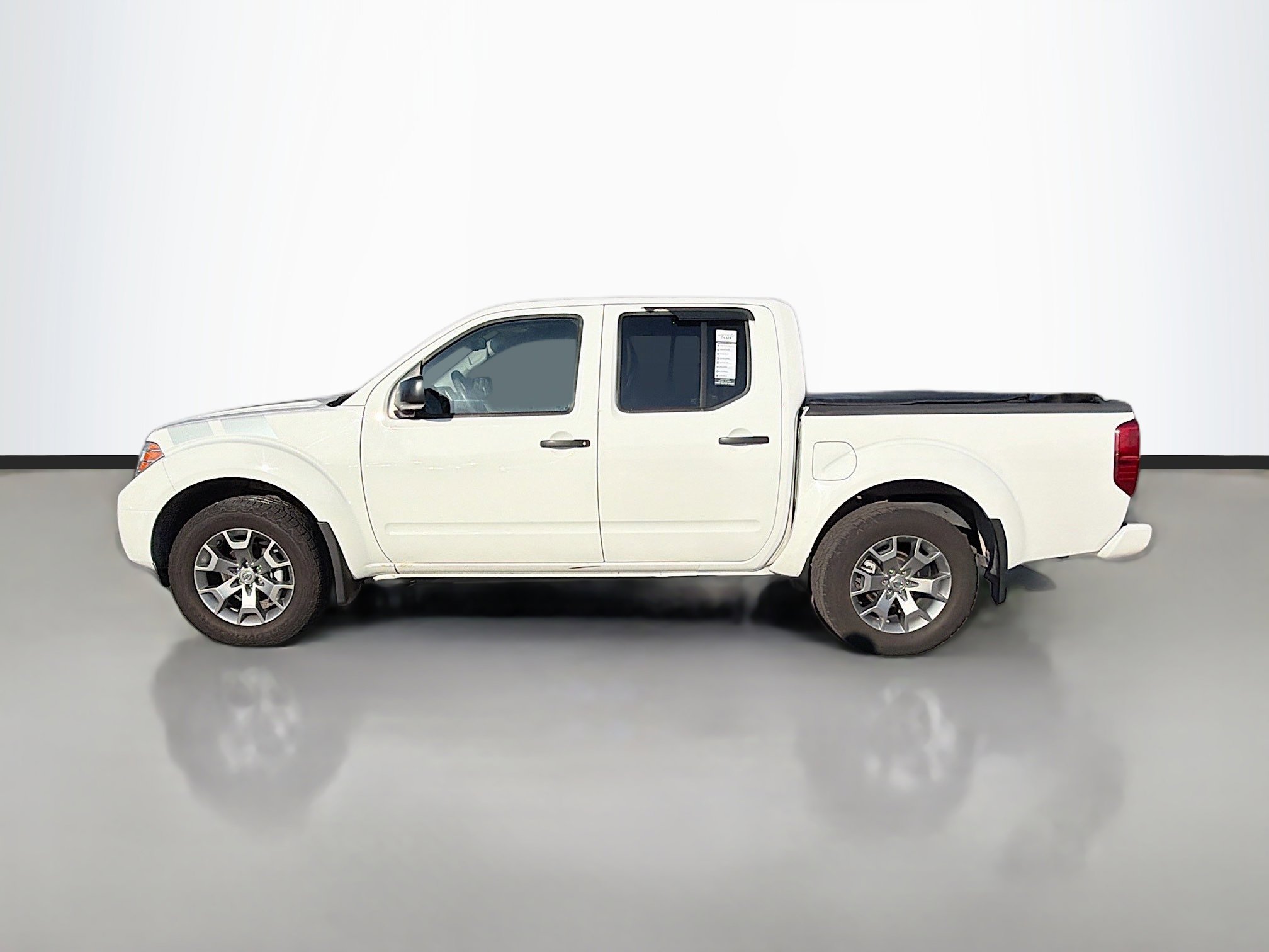 Used 2020 Nissan Frontier SV image 6