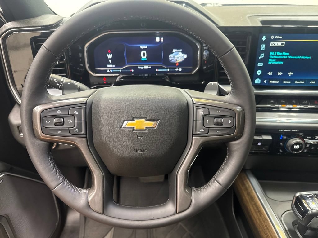 Used 2023 Chevrolet Silverado 1500 High Country w/ High Country Premium Package AWD/4WD image 18