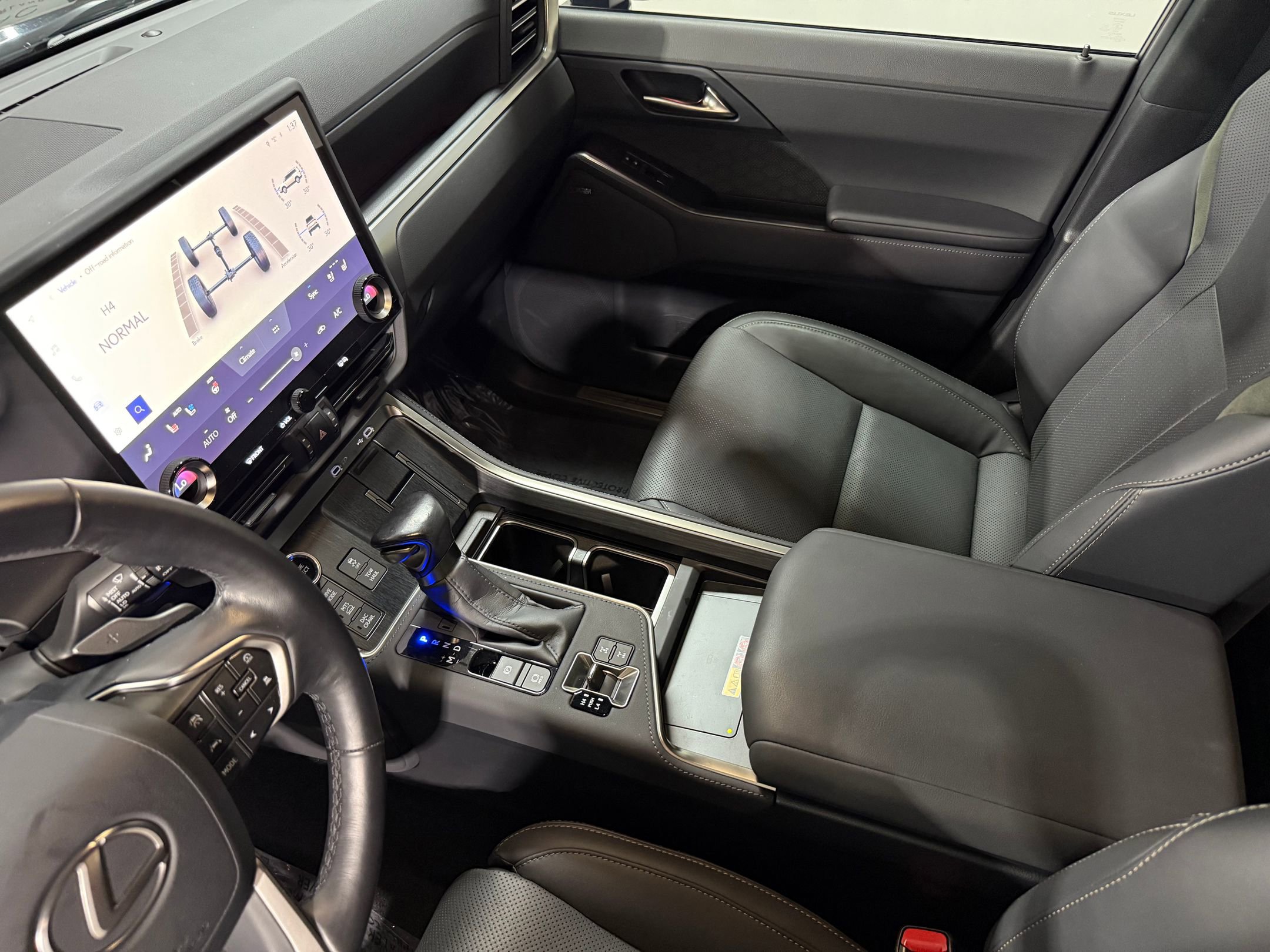 Used 2024 Lexus GX 550 image 35