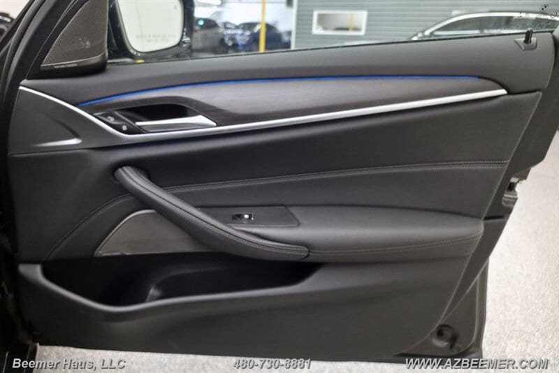 Used 2023 BMW 530e w/ M Sport Package RWD image 27