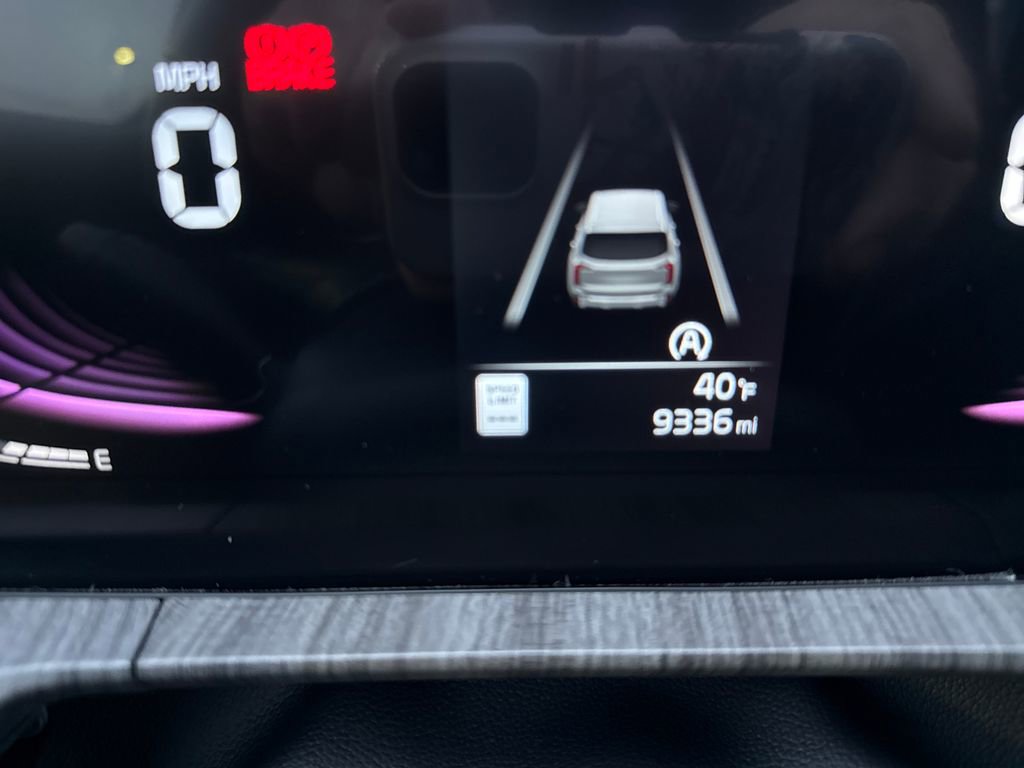 Used 2025 Kia Telluride EX w/ EX Captain's Chair Package image 19