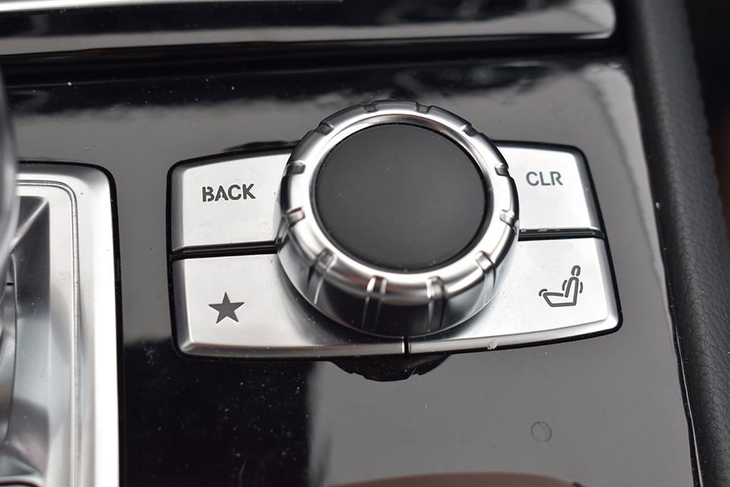 Used 2016 Mercedes-Benz SL 550 image 15