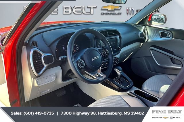 Used 2022 Kia Soul LX image 12