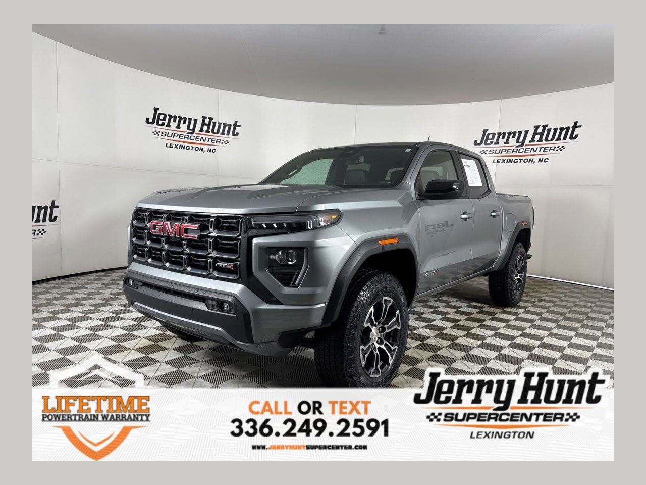 Used 2025 GMC Canyon AT4 image 1