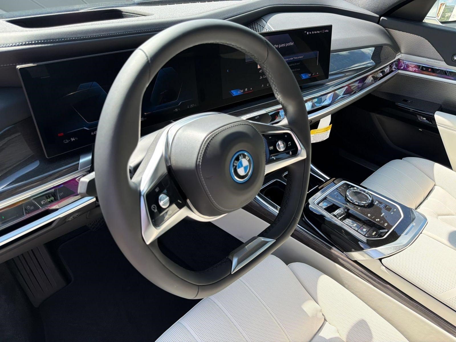 New 2026 BMW i7 xDrive60 AWD/4WD image 4