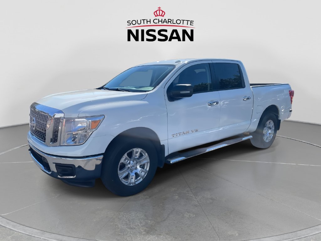 Used 2018 Nissan Titan SV w/ SV Convenience Package AWD/4WD image 3