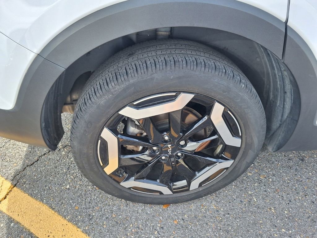 Used 2024 Kia Telluride EX w/ EX Captain's Chair Package image 29