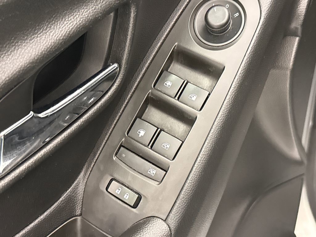 Used 2017 Chevrolet Trax LS FWD image 19