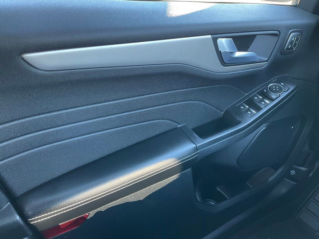 Certified 2022 Ford Escape SEL w/ Technology Package image 50