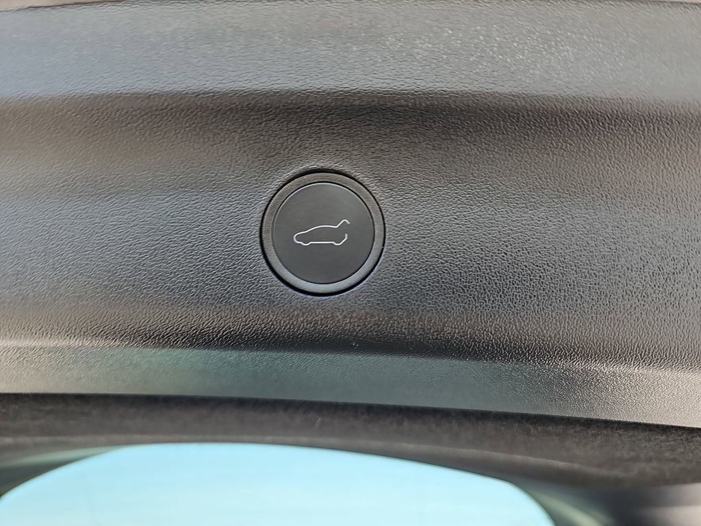 Used 2024 Tesla Model Y Long Range image 17