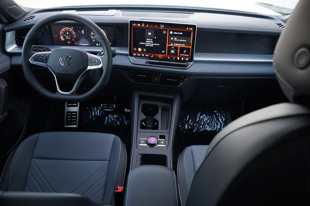 New 2026 Volkswagen Tiguan SE R-Line AWD/4WD image 8