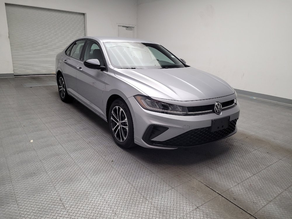 Used 2025 Volkswagen Jetta Sport FWD image 13