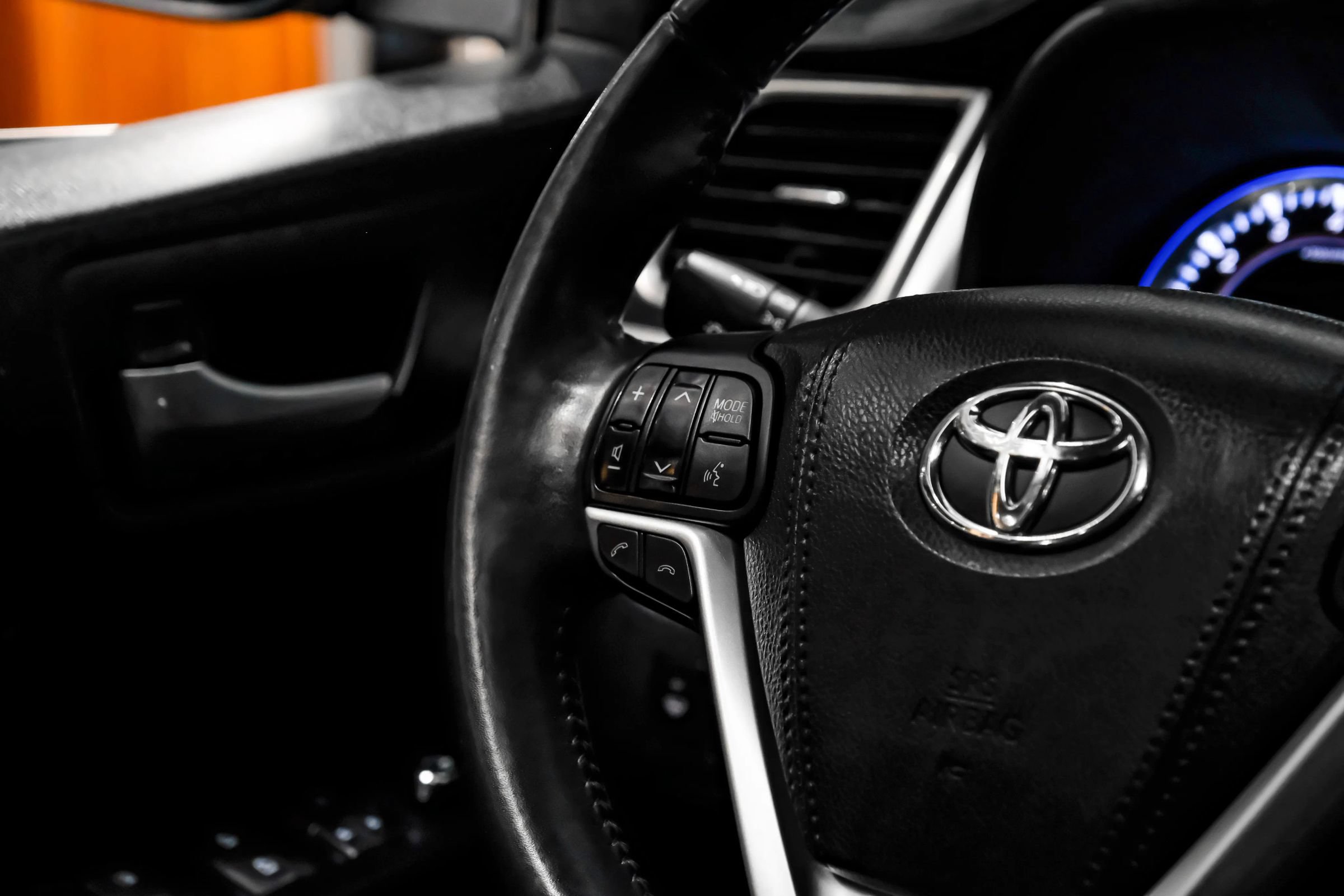 Used 2018 Toyota Highlander XLE FWD image 18
