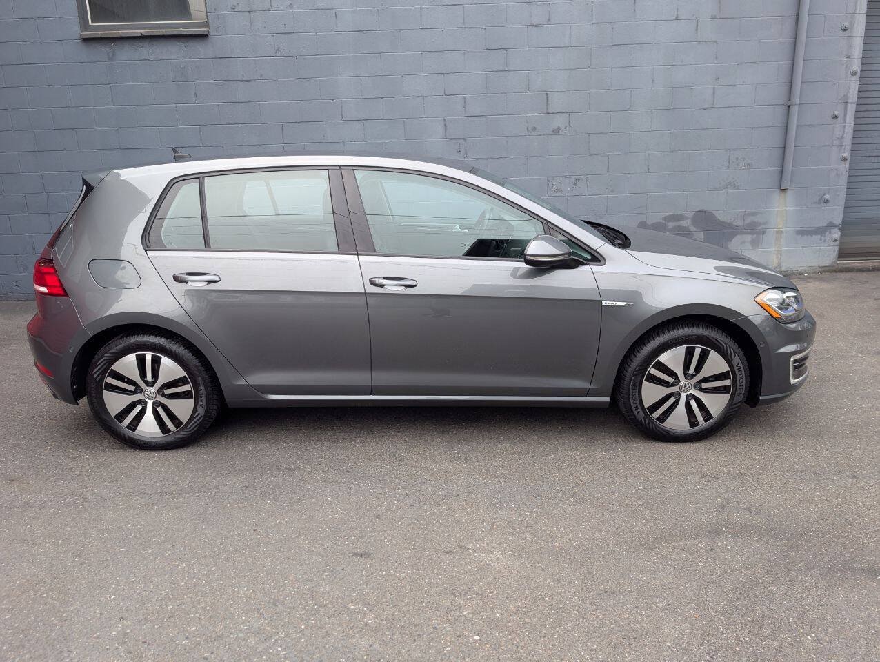 Used 2019 Volkswagen e-Golf SEL Premium FWD image 2