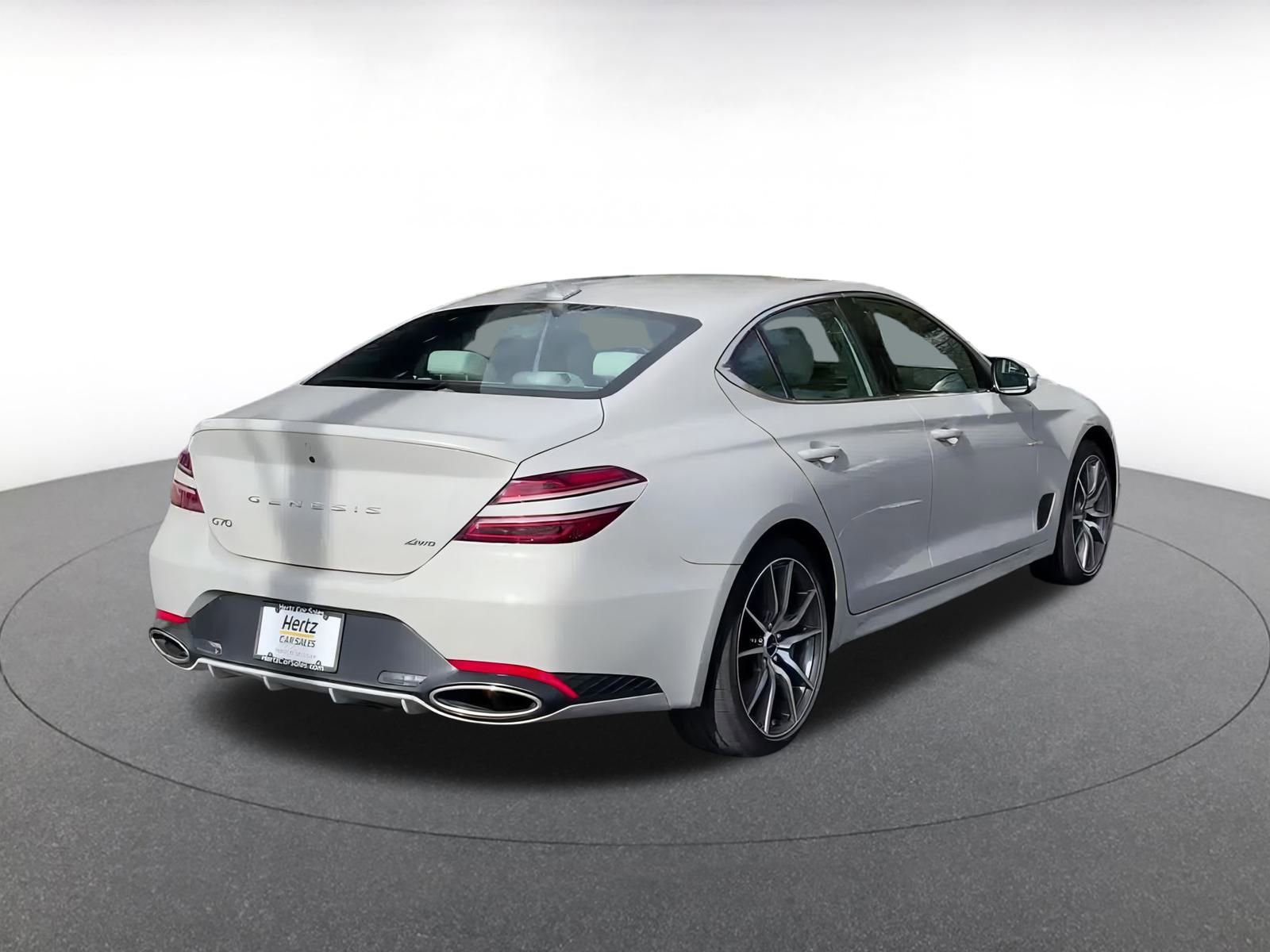Used 2025 Genesis G70 2.5T image 14