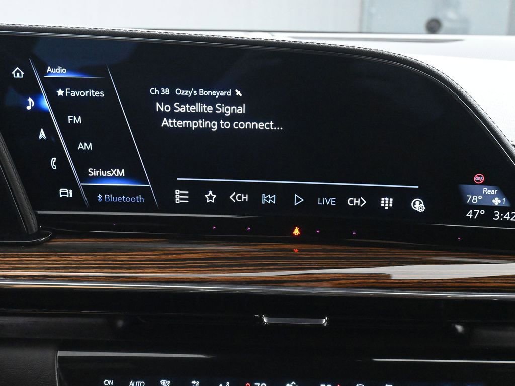 Used 2023 Cadillac Escalade ESV Premium Luxury image 29