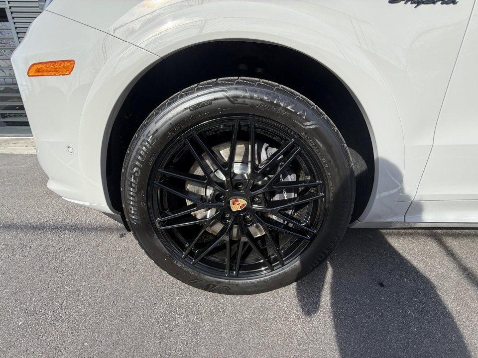 New 2026 Porsche Cayenne E-Hybrid AWD/4WD image 11