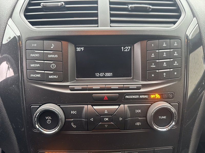 Used 2019 Ford Explorer XLT image 16