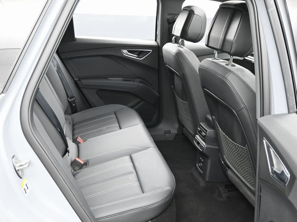 Used 2024 Audi Q4 e-tron Premium w/ Convenience Package image 31