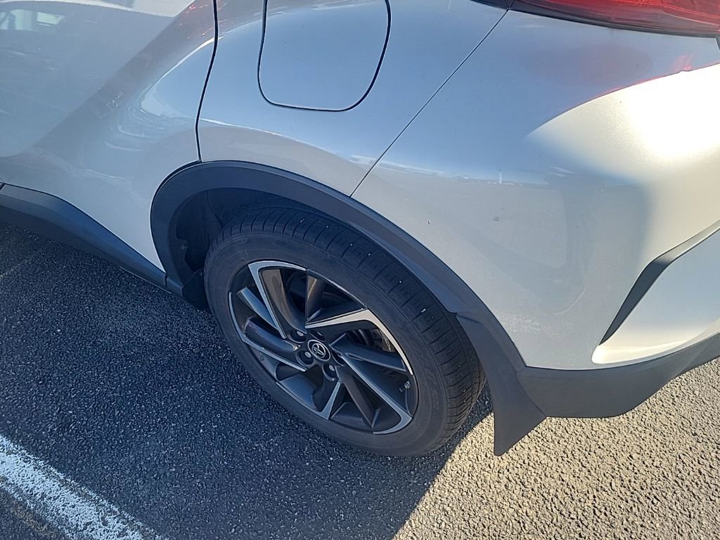 Used 2021 Toyota C-HR Limited image 13