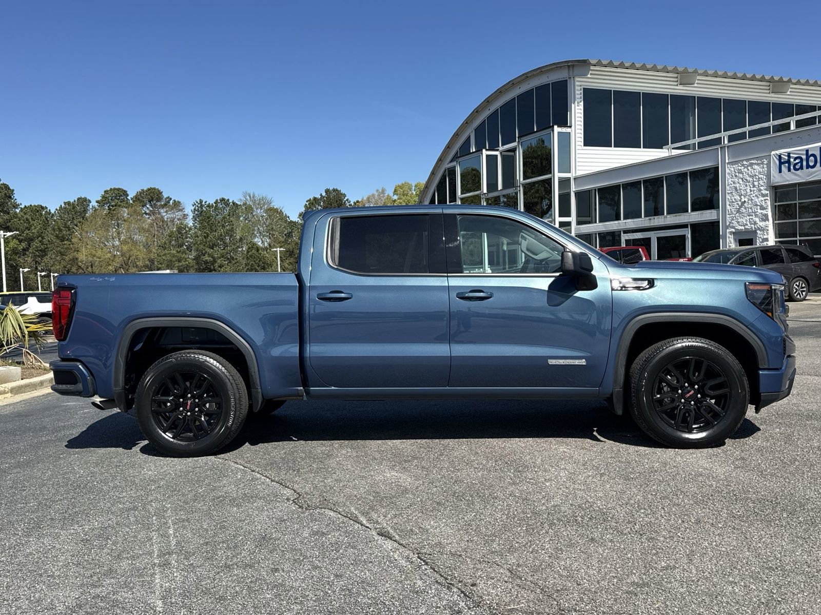 Used 2024 GMC Sierra 1500 Elevation image 11