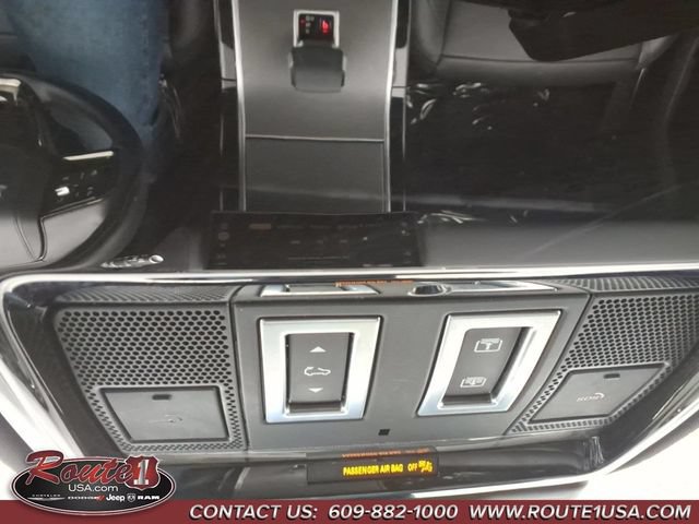 Used 2025 Land Rover Range Rover Velar Dynamic SE AWD/4WD image 32