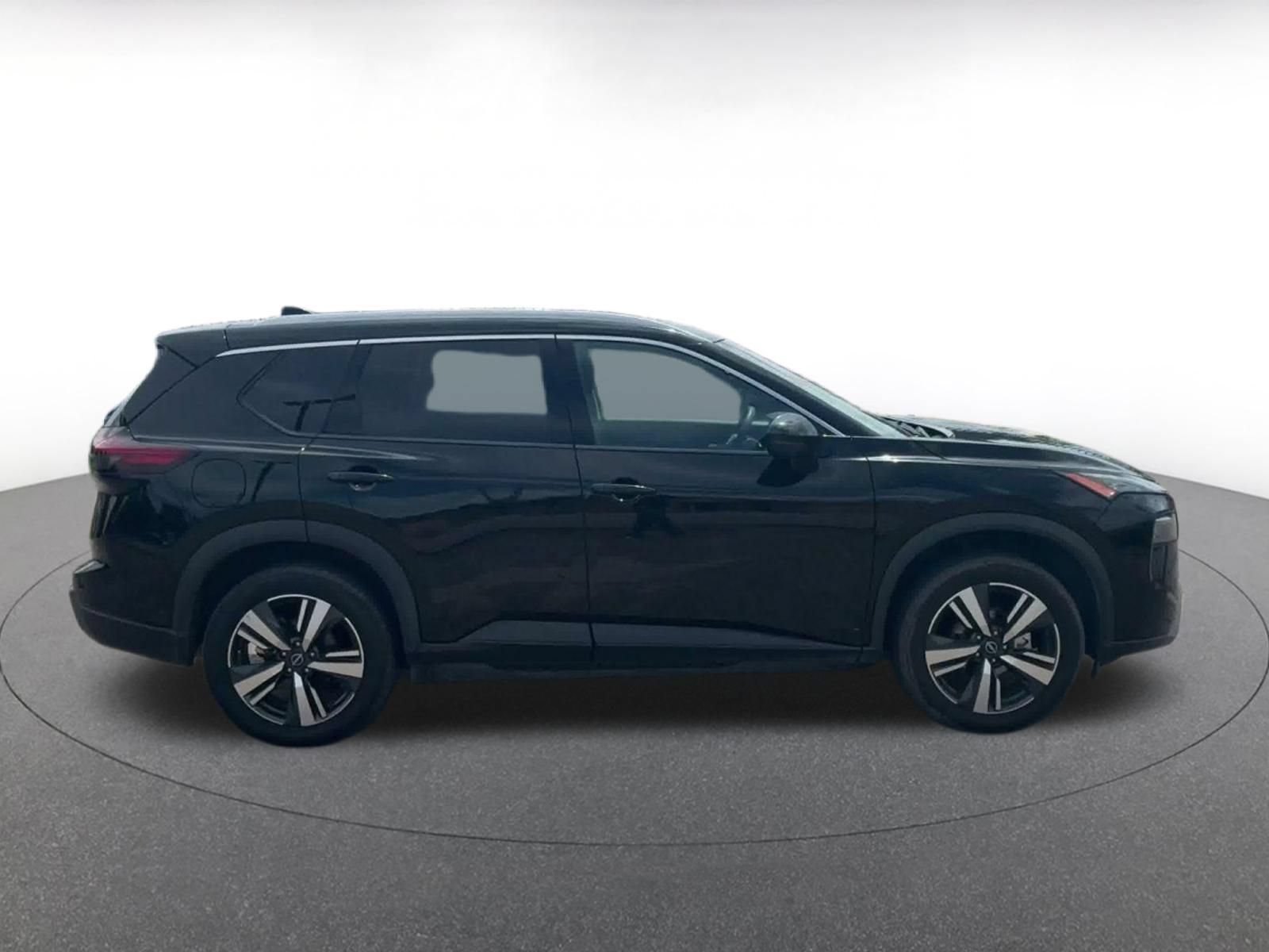 Used 2026 Nissan Rogue SL FWD image 15