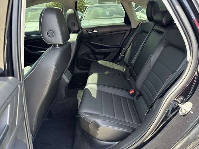 Certified 2022 Volkswagen Jetta SE FWD image 25