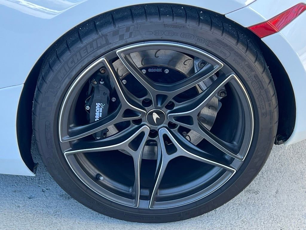 Used 2018 McLaren 720S image 34