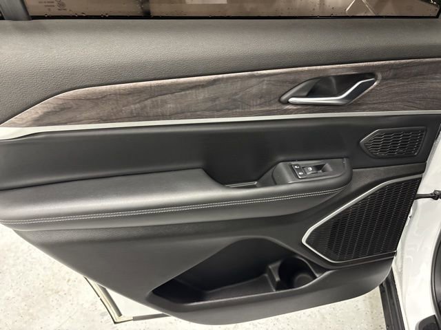 Used 2022 Jeep Grand Cherokee L Limited image 22