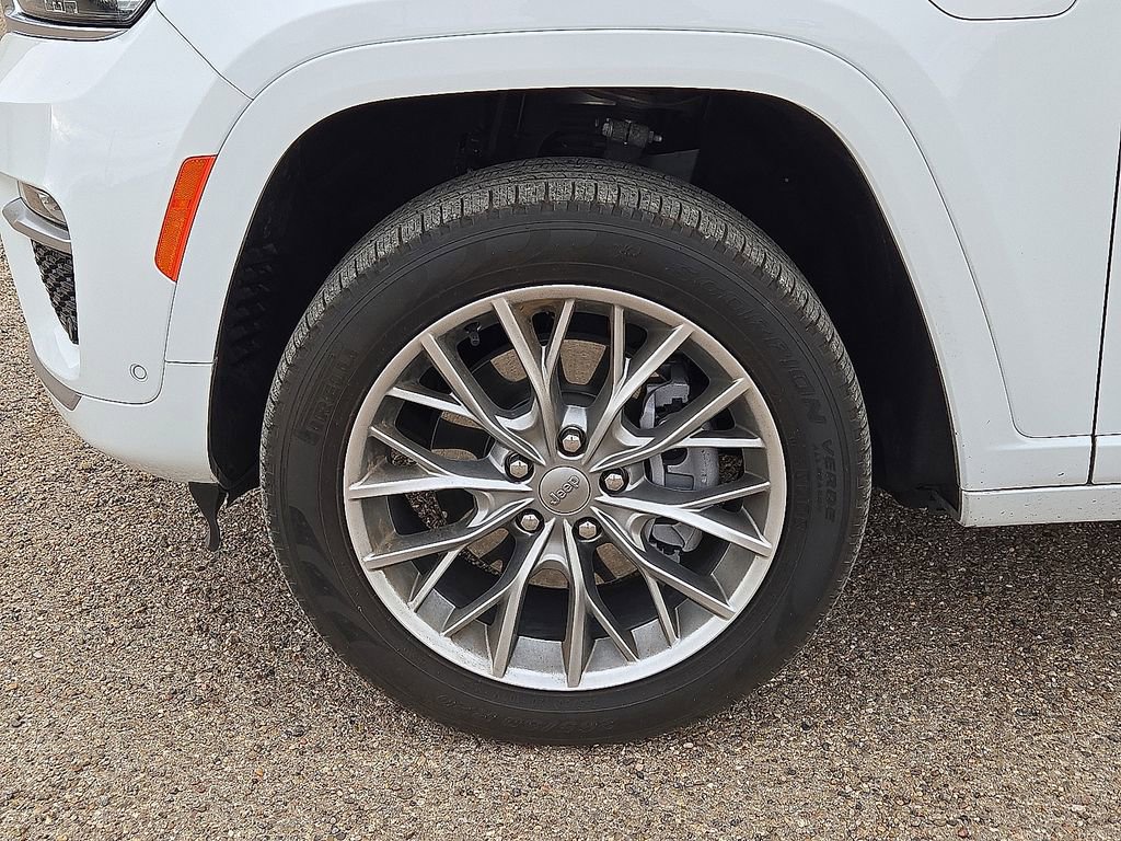 Used 2022 Jeep Grand Cherokee Summit w/ Advanced Protech Group IV image 11