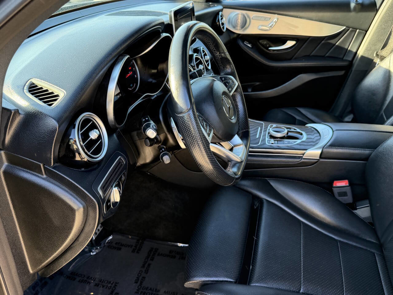 Used 2019 Mercedes-Benz GLC 350e 4MATIC w/ AMG Line image 13