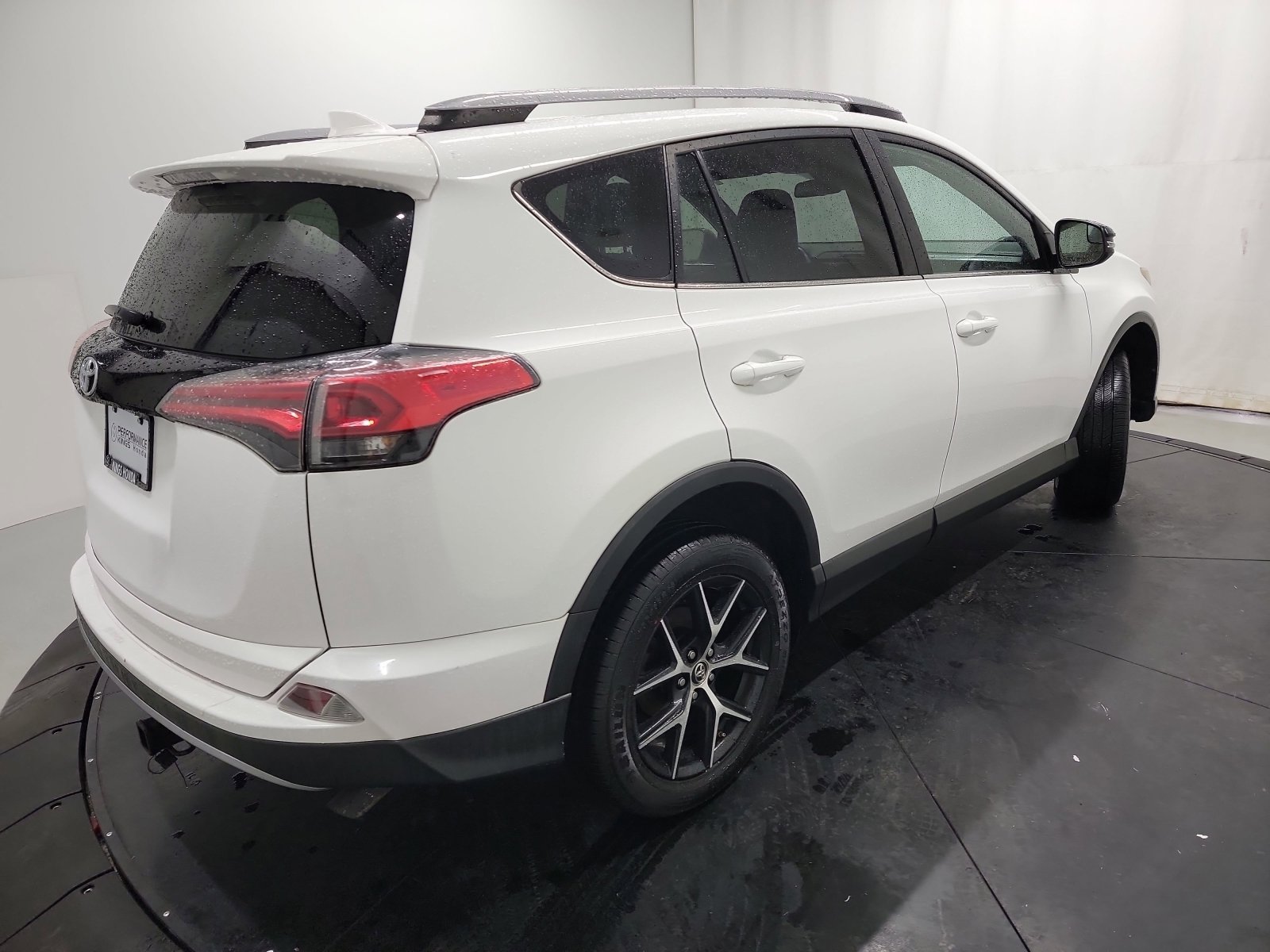 Used 2017 Toyota RAV4 SE image 9