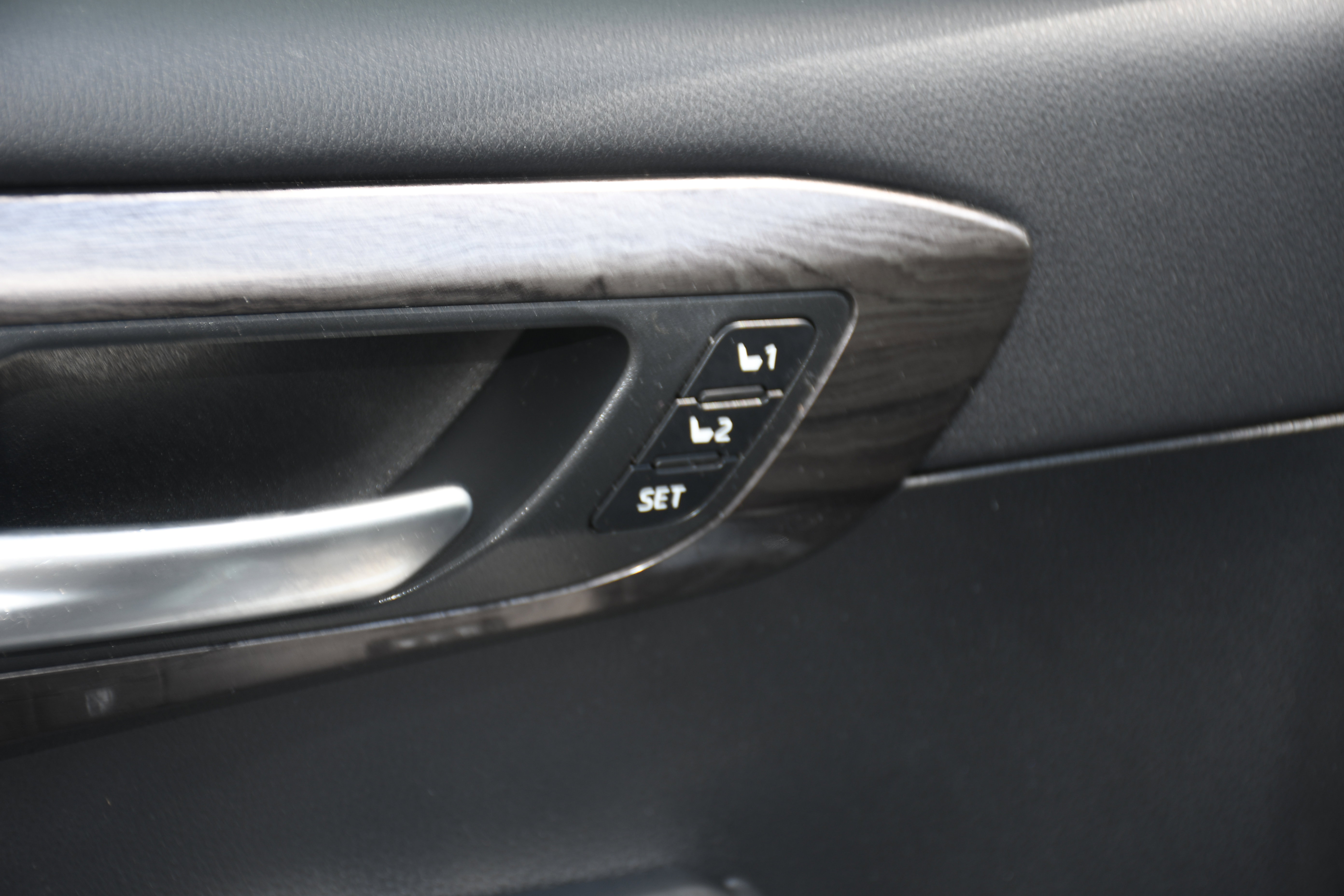 Used 2023 Toyota Highlander Platinum FWD image 11