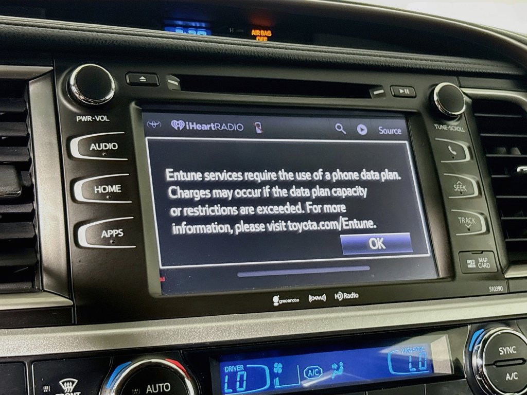 Used 2019 Toyota Highlander XLE AWD/4WD image 24