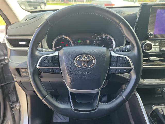 Used 2024 Toyota Highlander LE FWD image 22