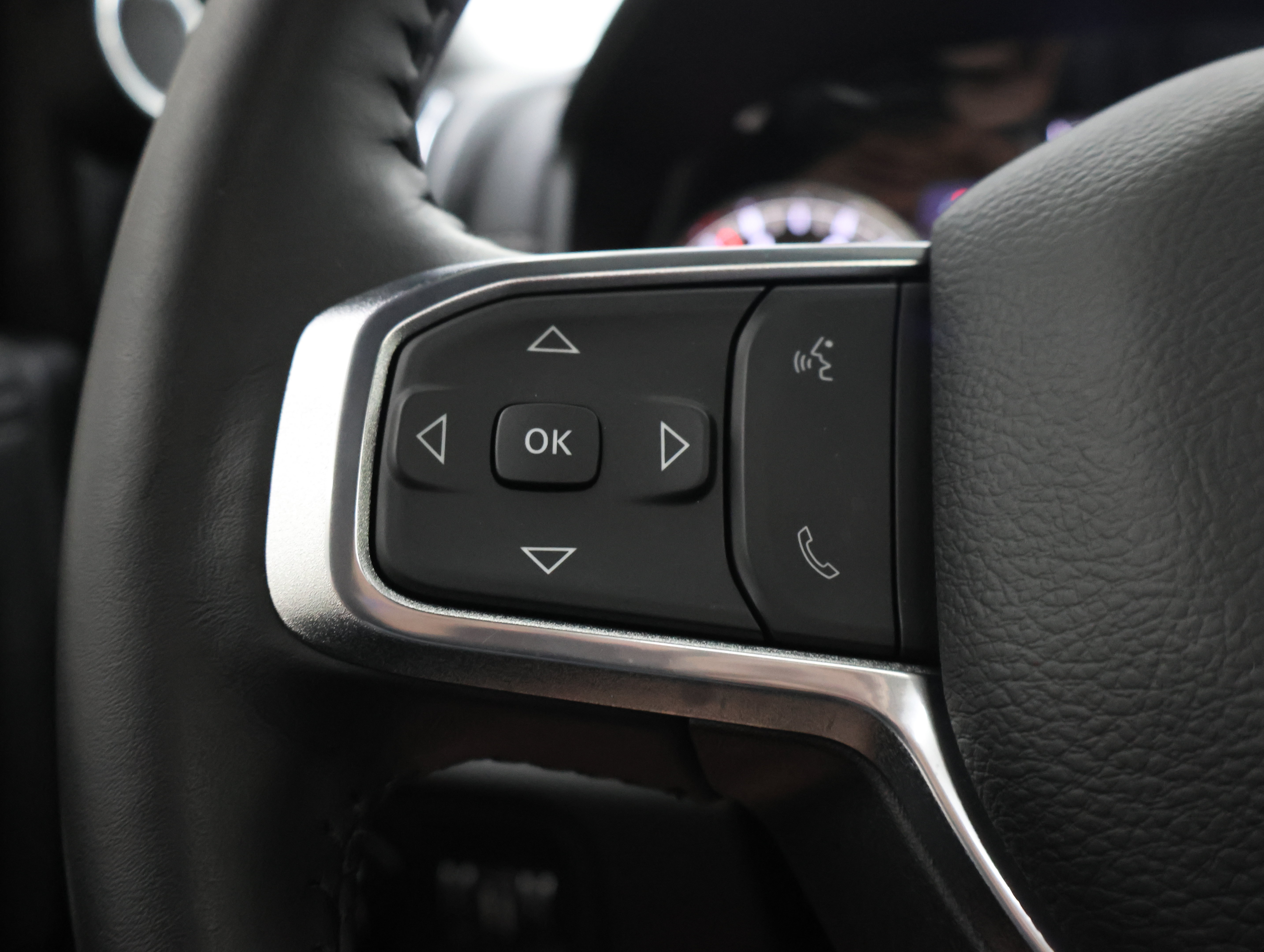 Used 2024 RAM 2500 Laramie w/ Night Edition AWD/4WD image 15