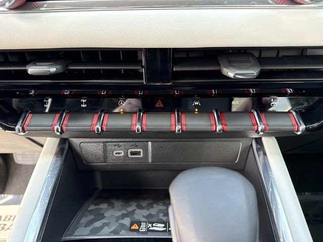 Used 2024 GMC Canyon AT4X w/ AT4X AEV Edition image 25