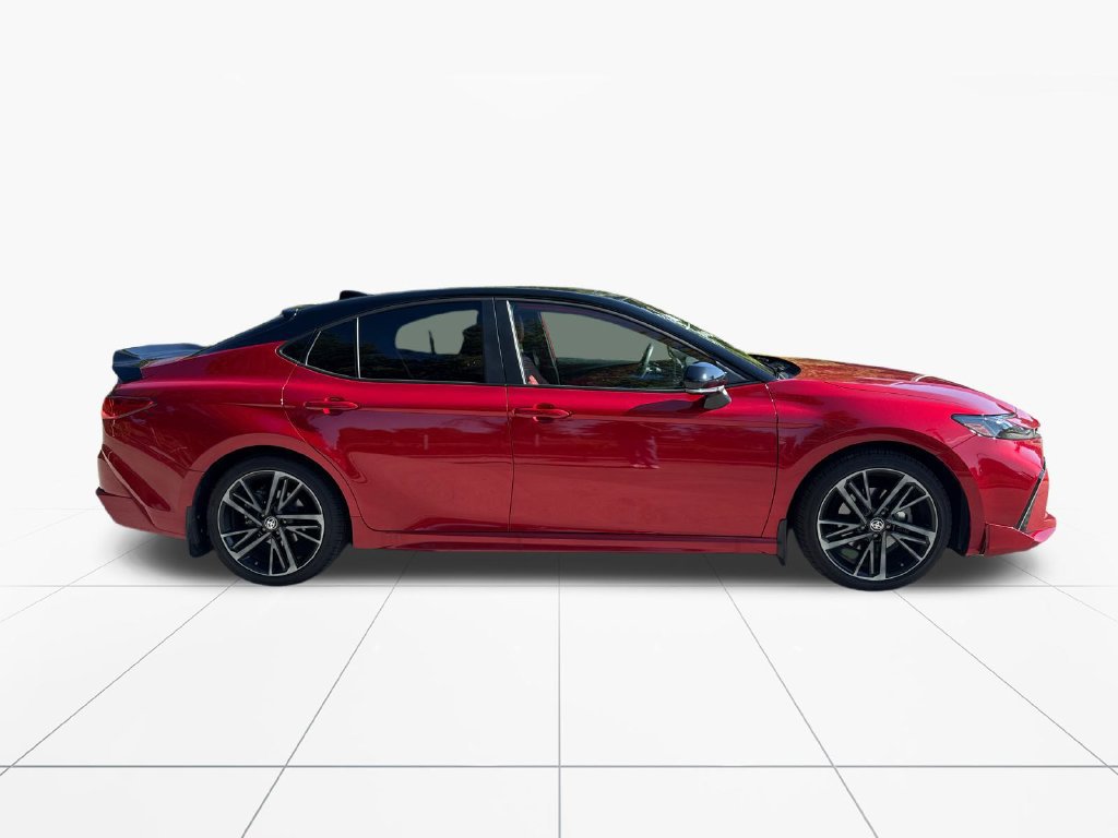 Used 2025 Toyota Camry XSE FWD image 9