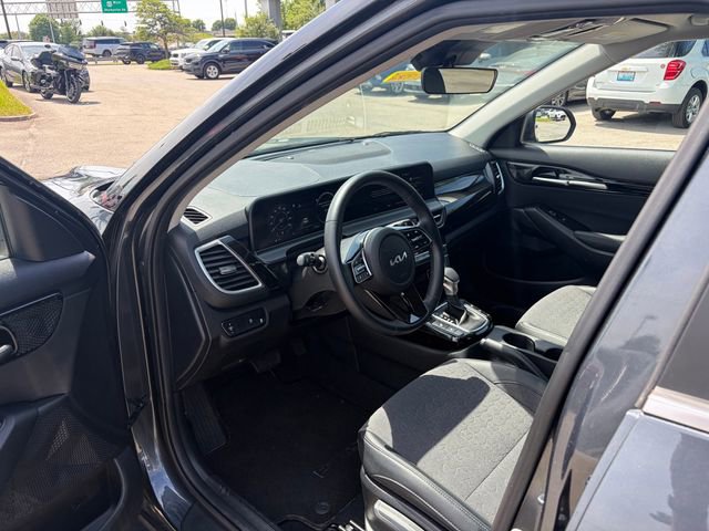 Certified 2024 Kia Seltos S AWD/4WD image 2