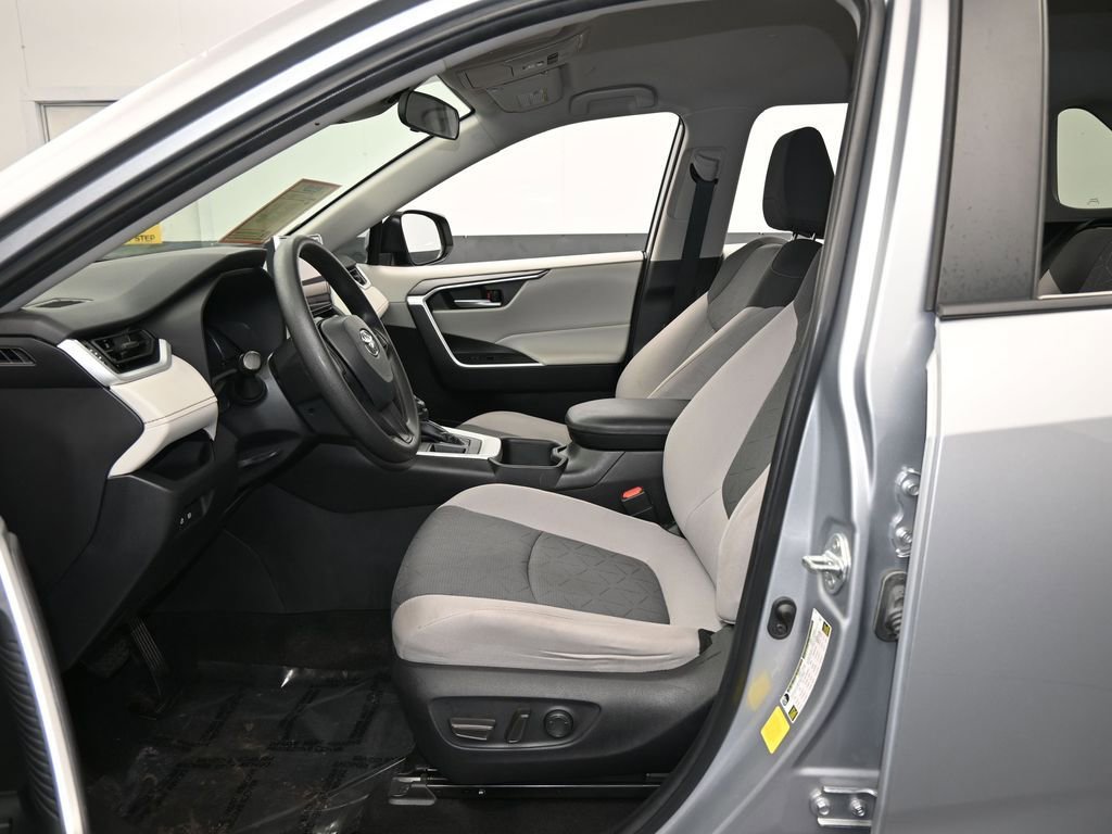 Used 2023 Toyota RAV4 XLE image 12