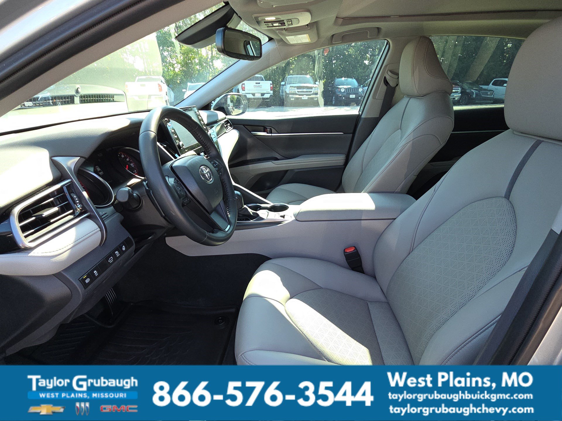 Used 2023 Toyota Camry XSE w/ Cold Weather Package FWD image 15