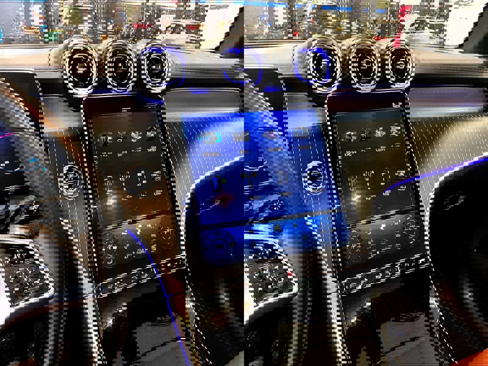 Used 2023 Mercedes-Benz GLC 300 4MATIC image 19