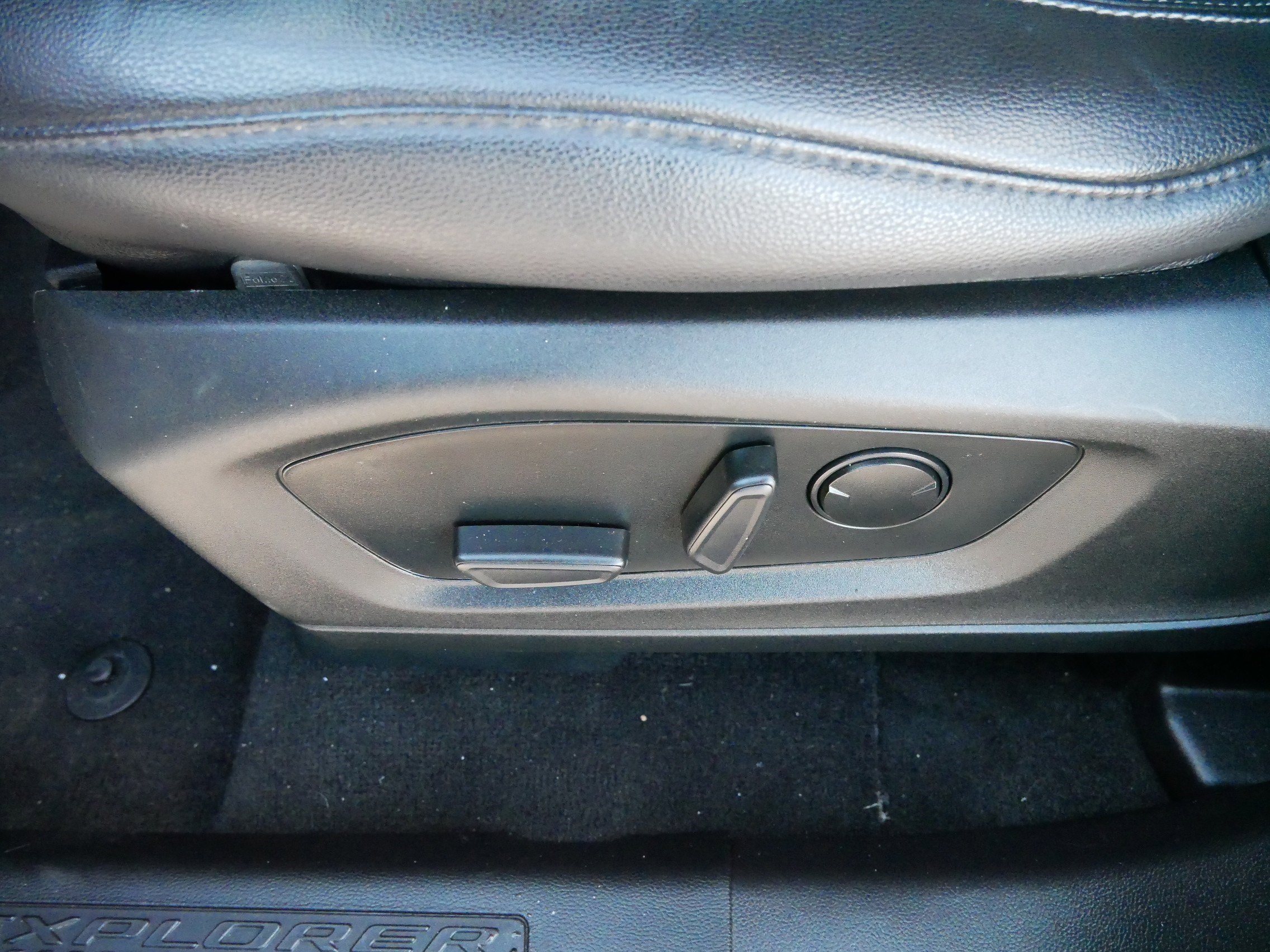 Used 2020 Ford Explorer XLT w/ Equipment Group 202A image 20