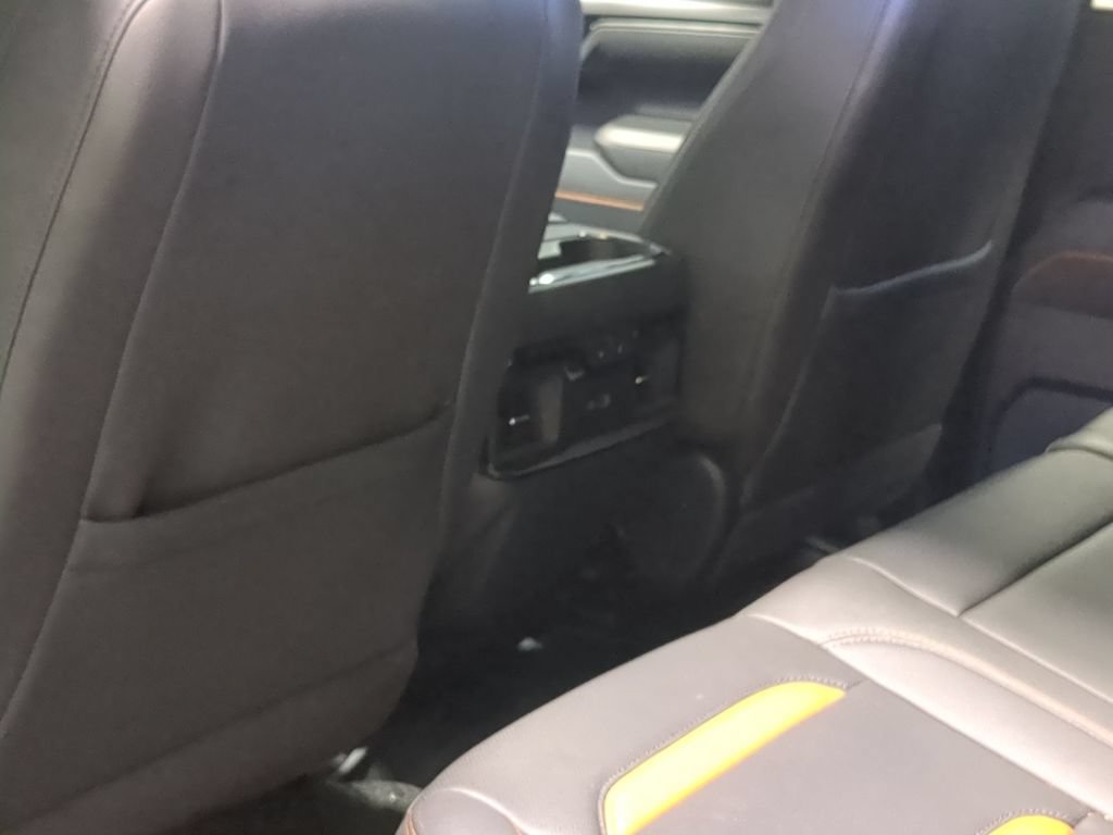 Used 2025 GMC Sierra 1500 AT4 w/ AT4 Premium Package AWD/4WD image 18