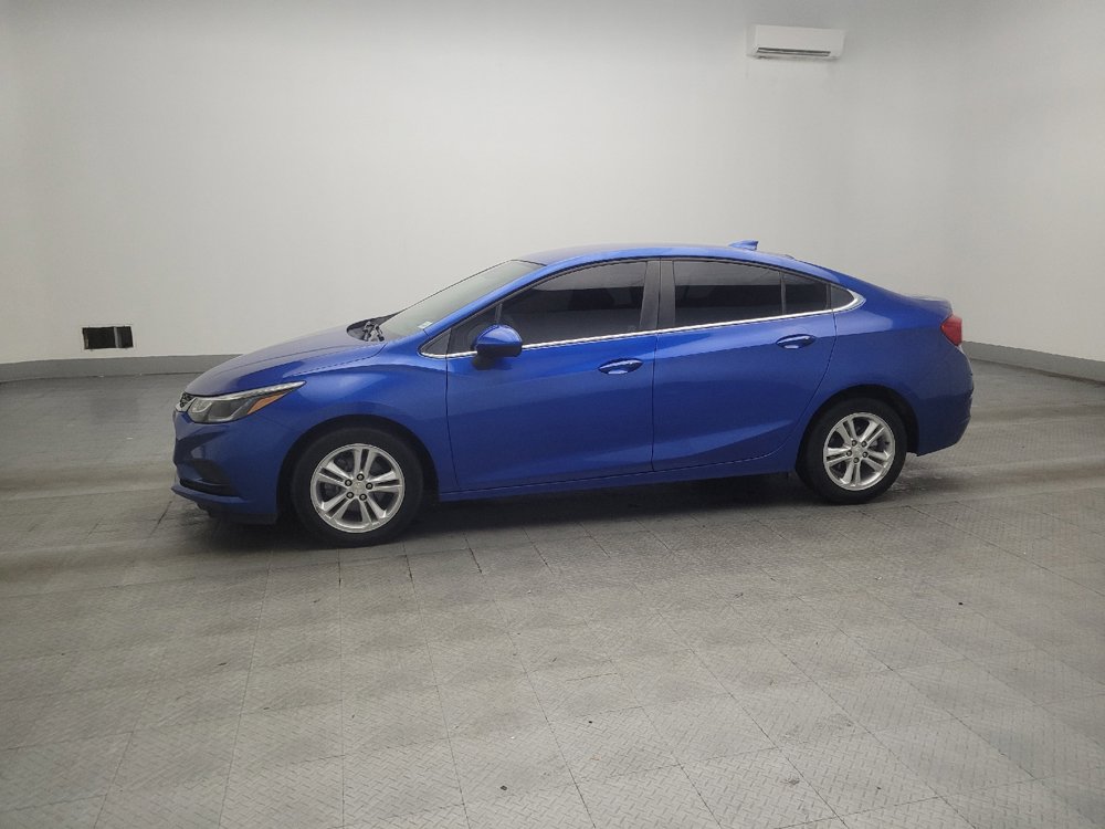 Used 2018 Chevrolet Cruze LT w/ Convenience Package FWD image 2